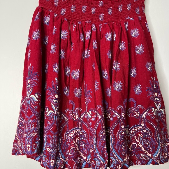Japna Red Floral Small Mini Skirt w/lining and side pockets - Picture 2 of 9